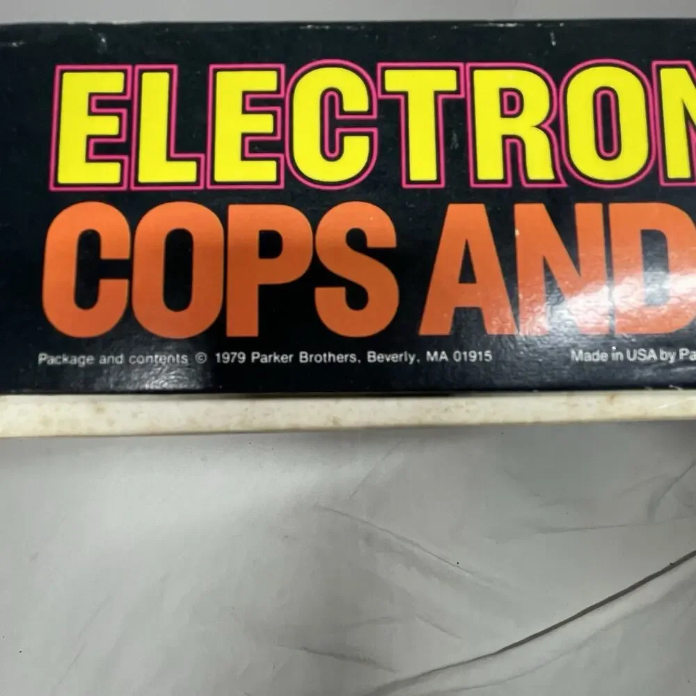 Vintage Stop Thief Electronic Cops And Robbers Parker Brothers Board Game Ages 1
